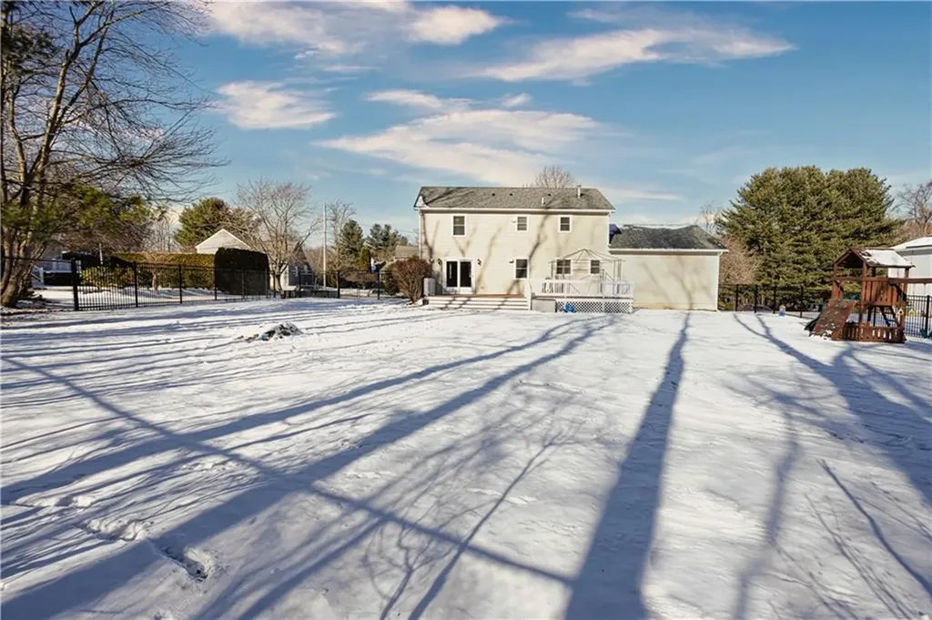 68 Fox Run Cranston RI 02921