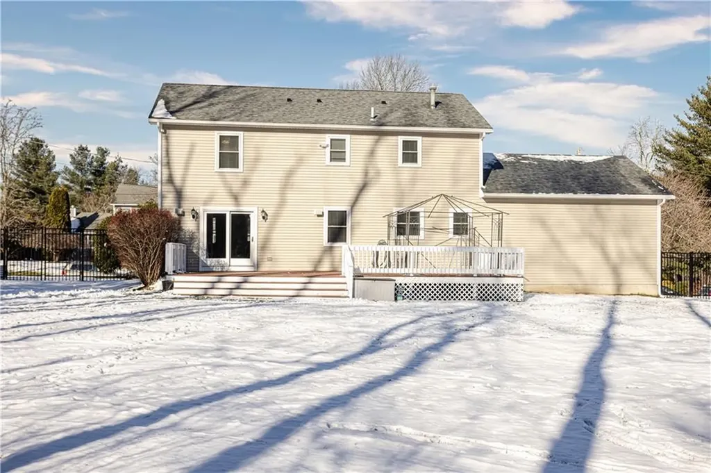 68 Fox Run Cranston RI 02921