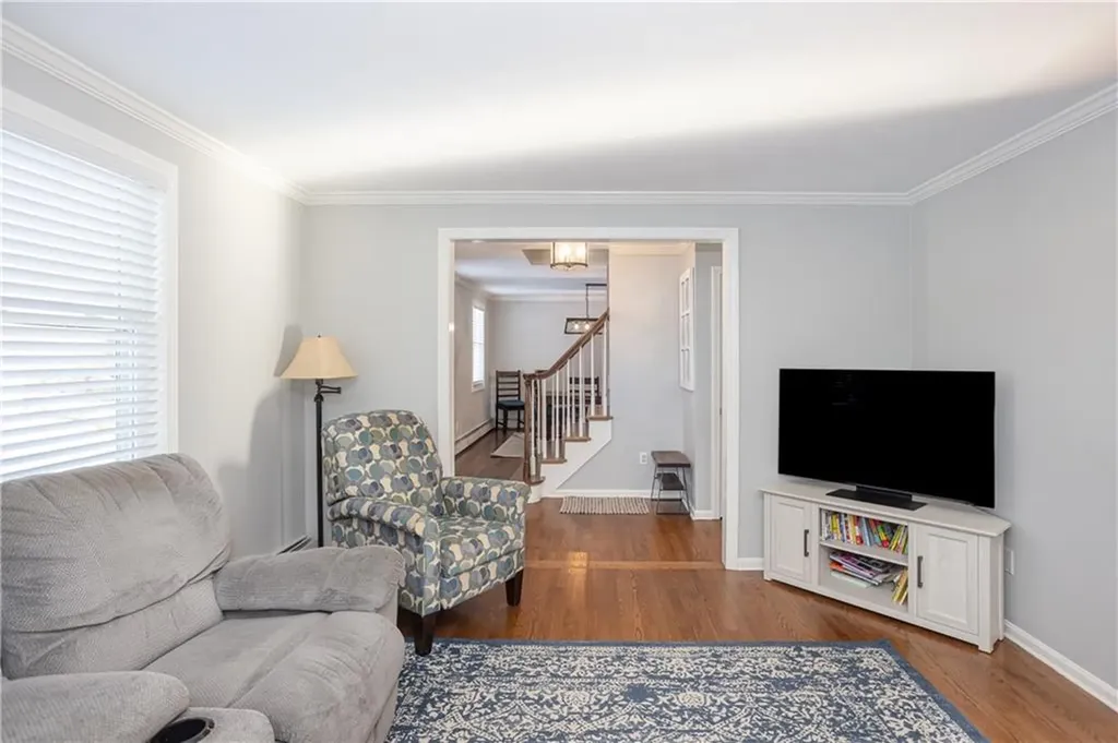 68 Fox Run Cranston RI 02921