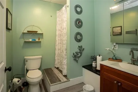 39 Main Road Tiverton RI 02878