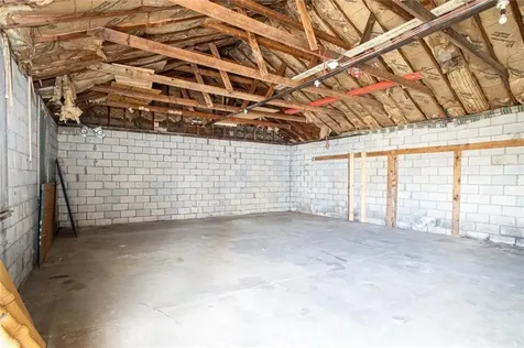 39 Main Road Tiverton RI 02878