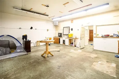 39 Main Road Tiverton RI 02878