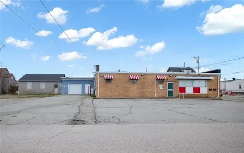 39 Main Road Tiverton RI 02878