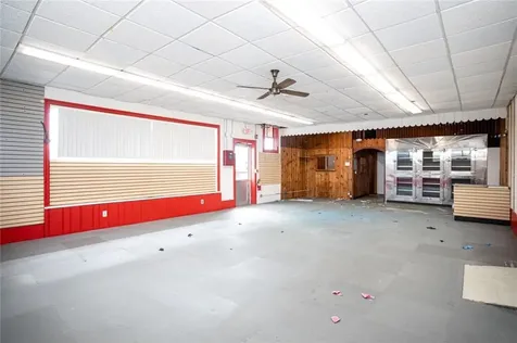 39 Main Road Tiverton RI 02878