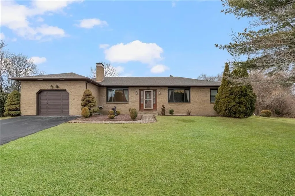 65 Janet Drive Cranston RI 02921