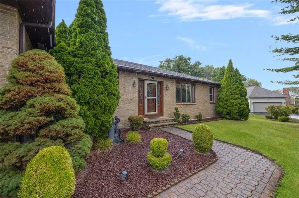 65 Janet Drive Cranston RI 02921