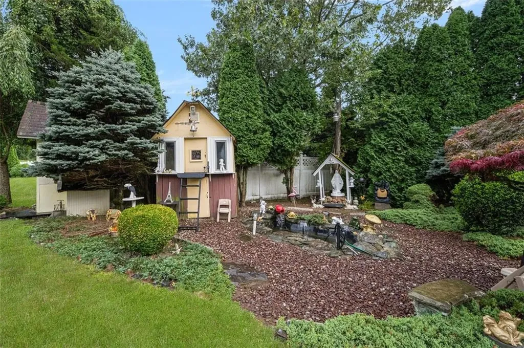 65 Janet Drive Cranston RI 02921