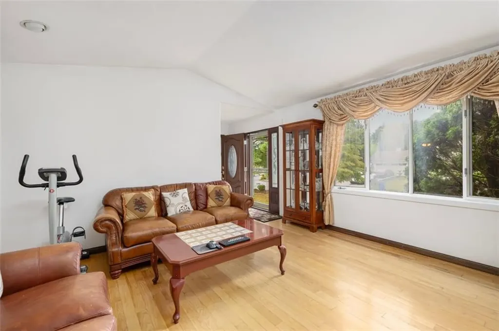 65 Janet Drive Cranston RI 02921