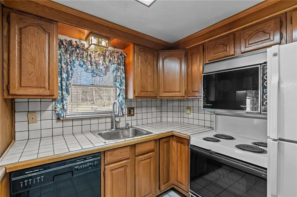 2 Varin Drive Smithfield RI 02917