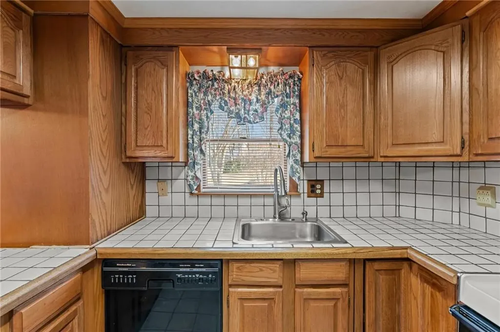 2 Varin Drive Smithfield RI 02917