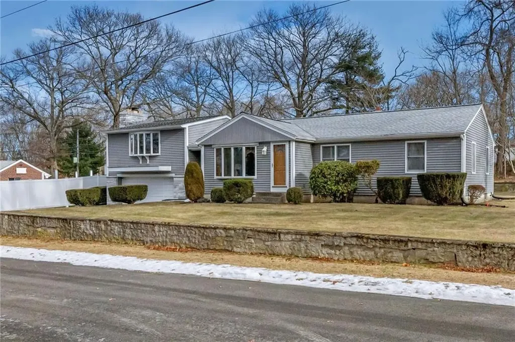 2 Varin Drive Smithfield RI 02917