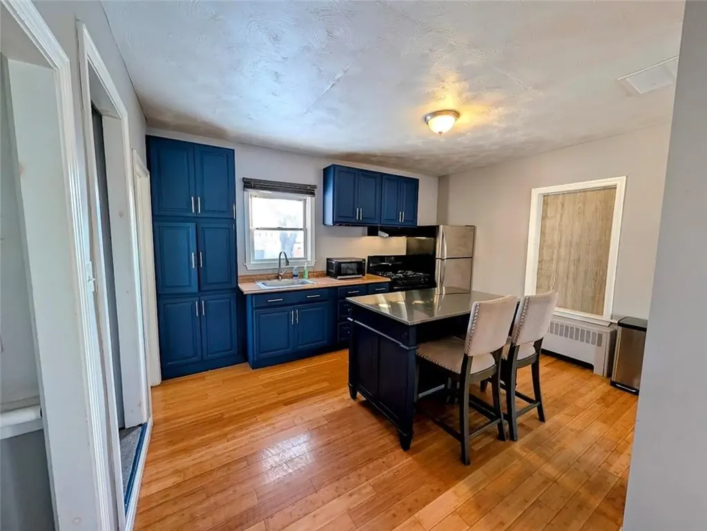 103 Burnside Avenue East Providence RI 02915