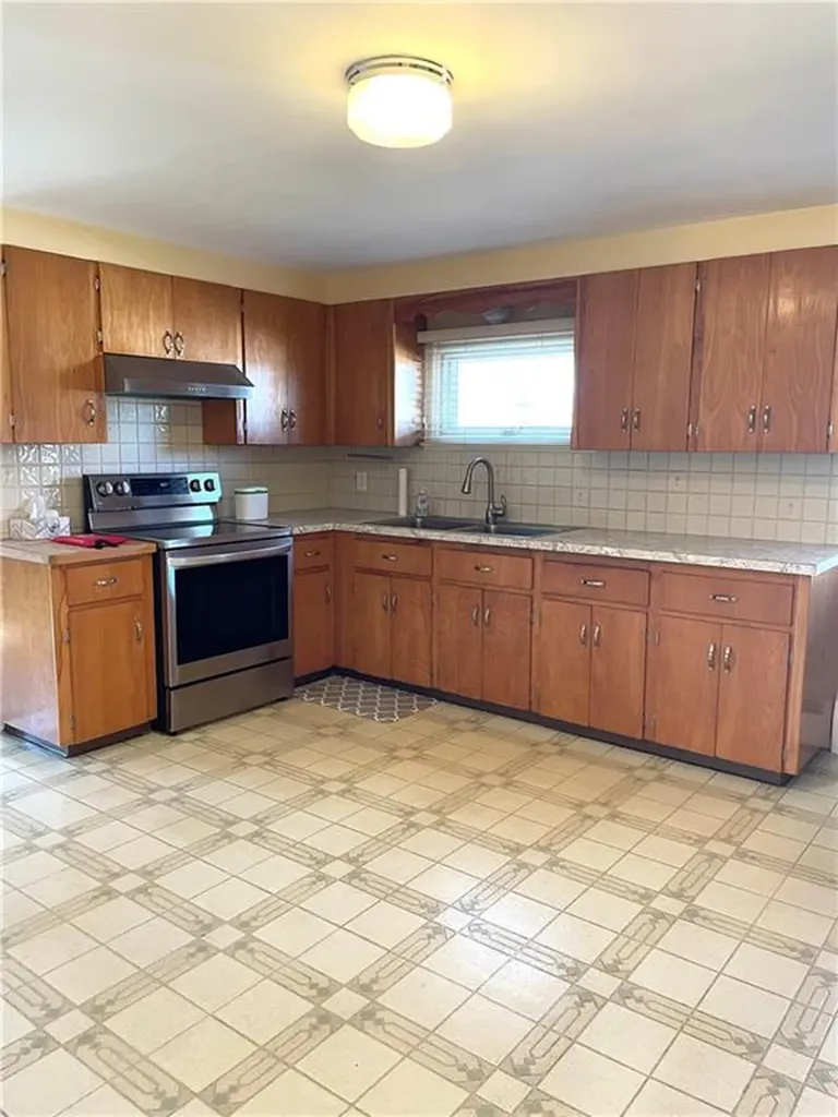 241 Huxley Avenue Providence RI 02908