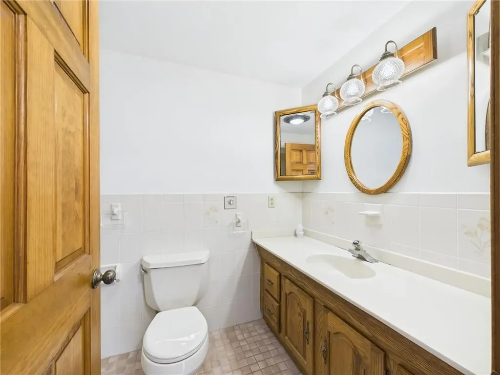 151 East Shore Road Narragansett RI 02882