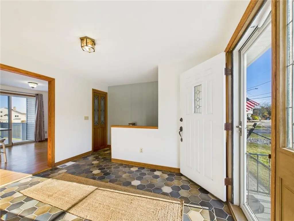 151 East Shore Road Narragansett RI 02882