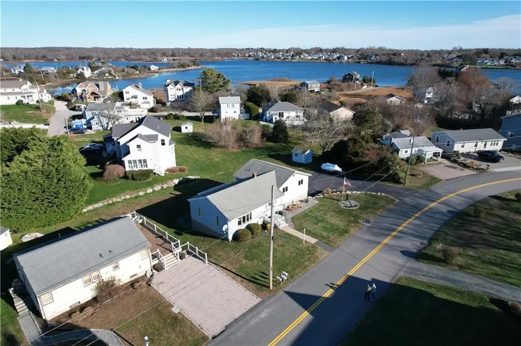 151 East Shore Road Narragansett RI 02882