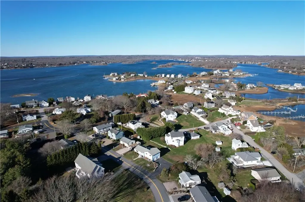 151 East Shore Road Narragansett RI 02882