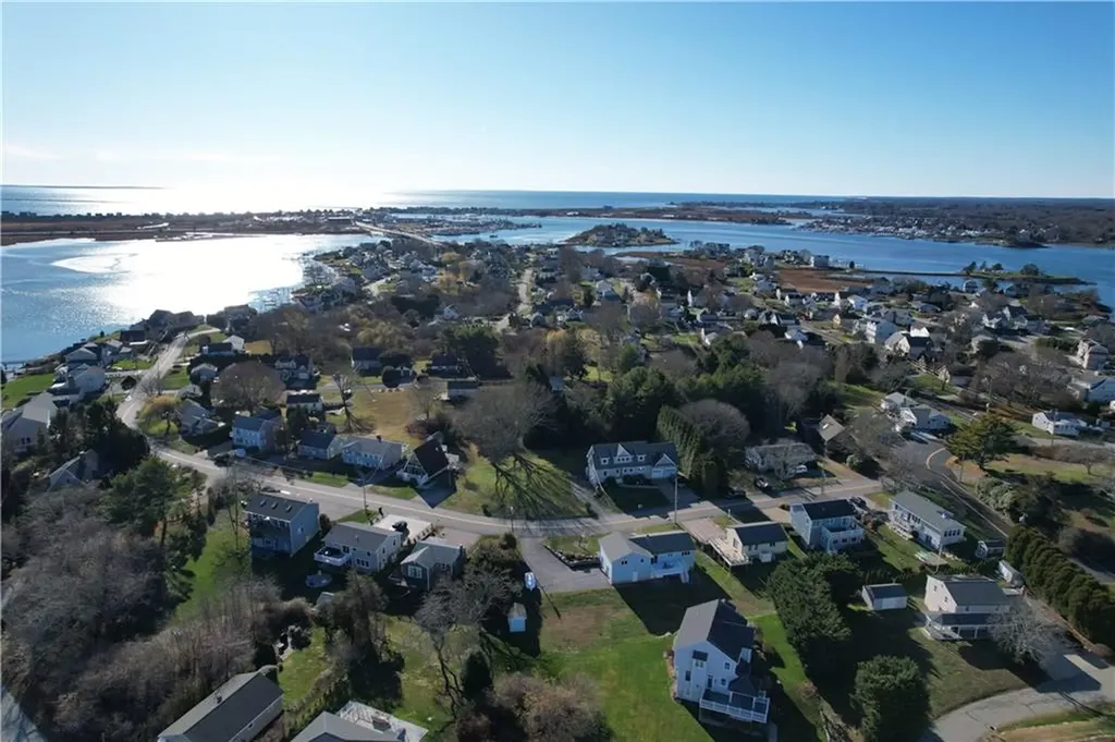 151 East Shore Road Narragansett RI 02882