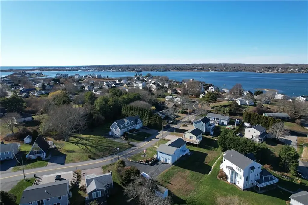 151 East Shore Road Narragansett RI 02882