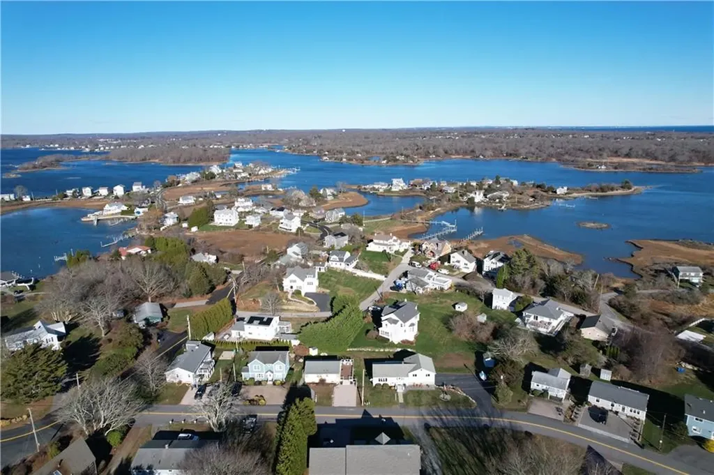 151 East Shore Road Narragansett RI 02882