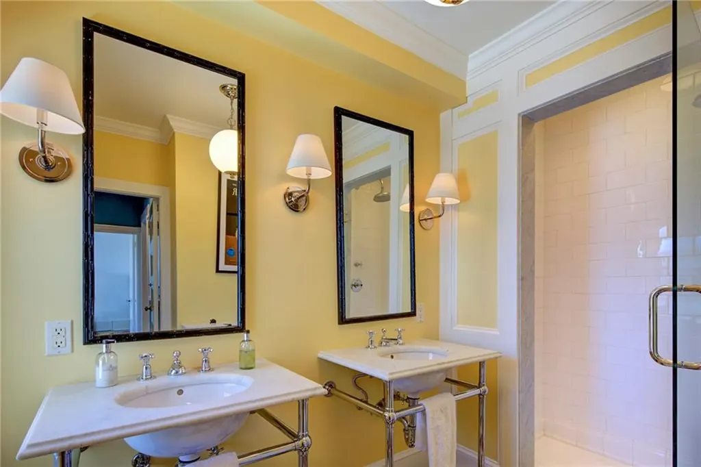 6 Price's Cove Avenue Newport RI 02840