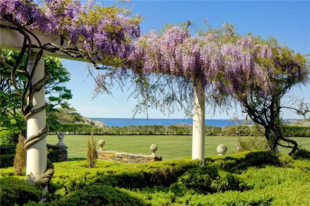 6 Price's Cove Avenue Newport RI 02840