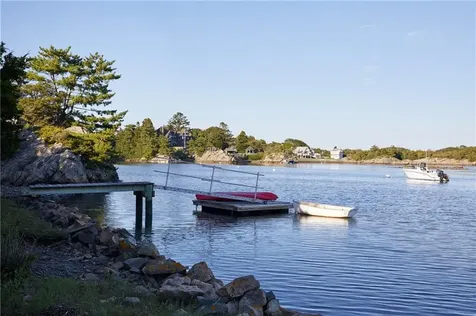 6 Price's Cove Avenue Newport RI 02840