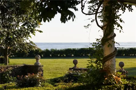 6 Price's Cove Avenue Newport RI 02840