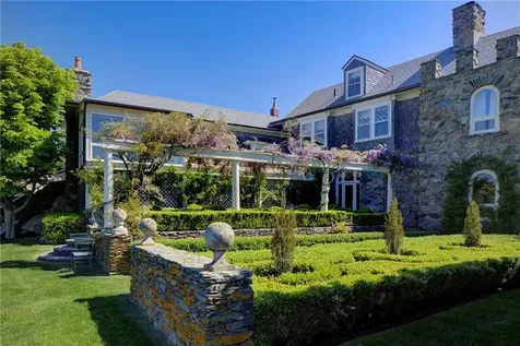 6 Price's Cove Avenue Newport RI 02840