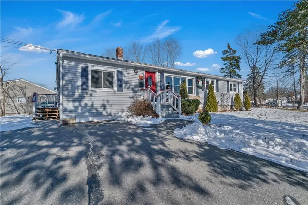 43 Esquire Avenue Warwick RI 02889