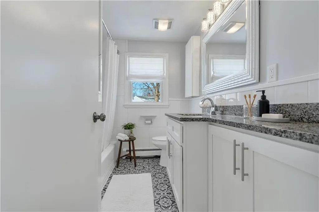 43 Esquire Avenue Warwick RI 02889