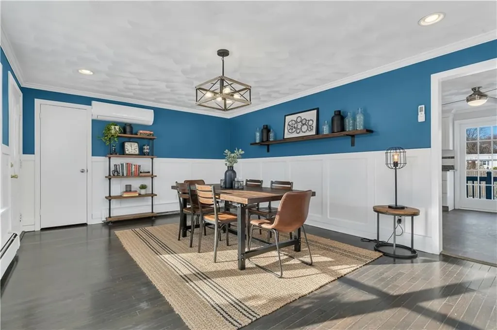 43 Esquire Avenue Warwick RI 02889