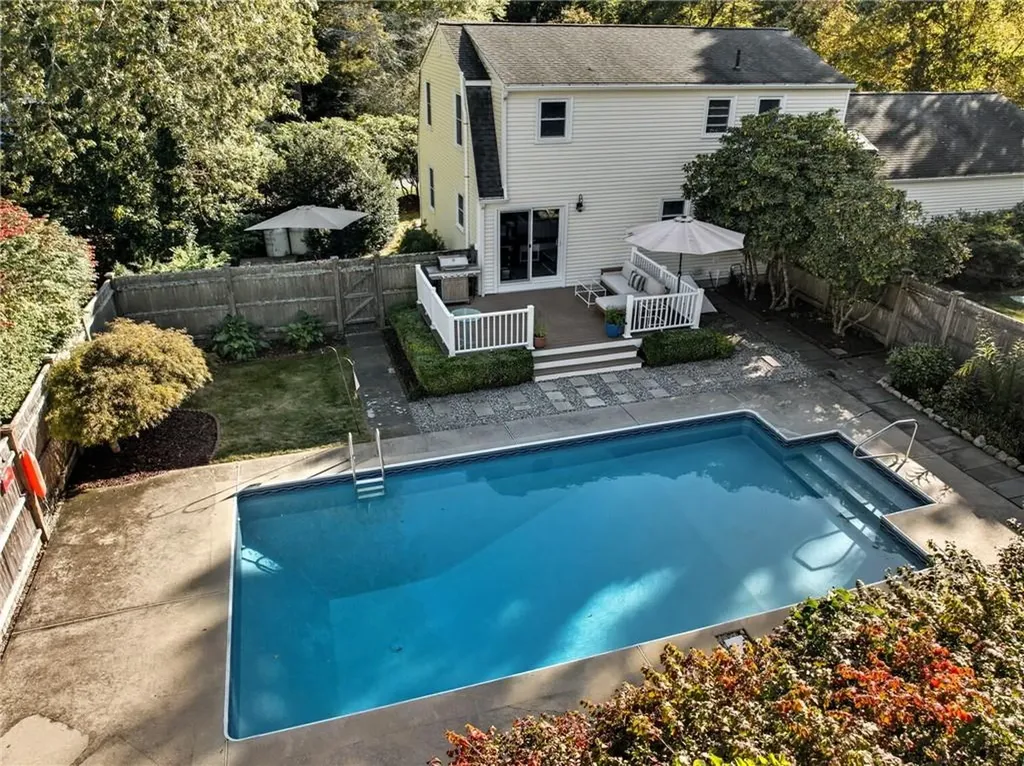 39 Secluded Drive South Kingstown RI 02879