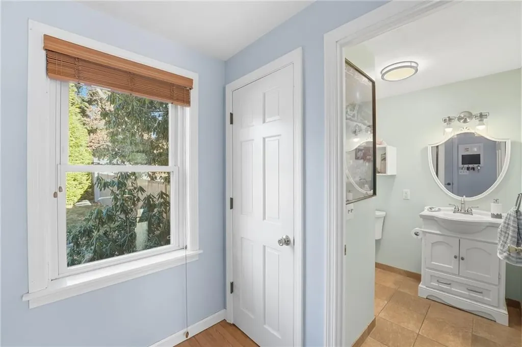 39 Secluded Drive South Kingstown RI 02879