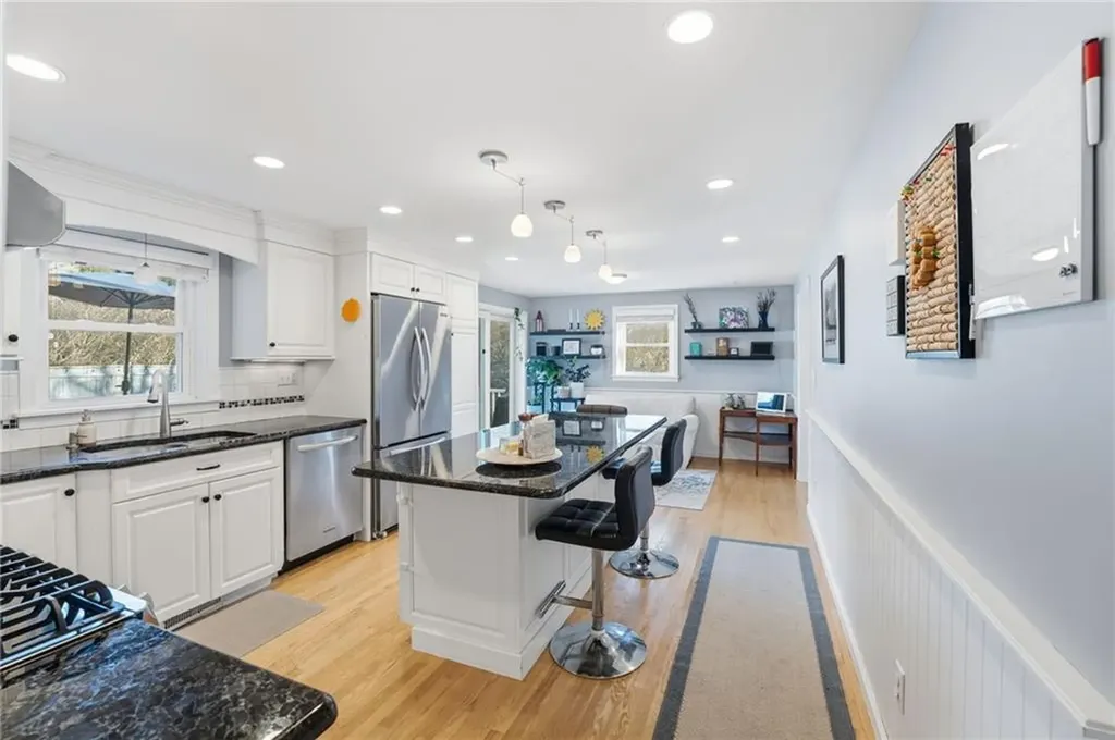 39 Secluded Drive South Kingstown RI 02879