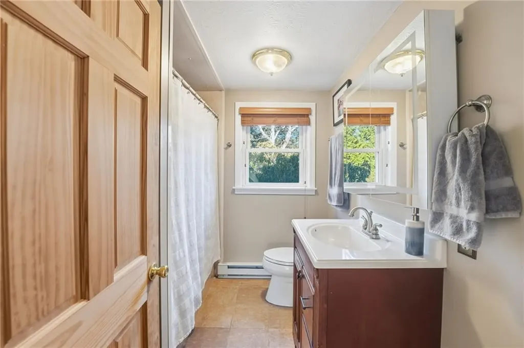 39 Secluded Drive South Kingstown RI 02879