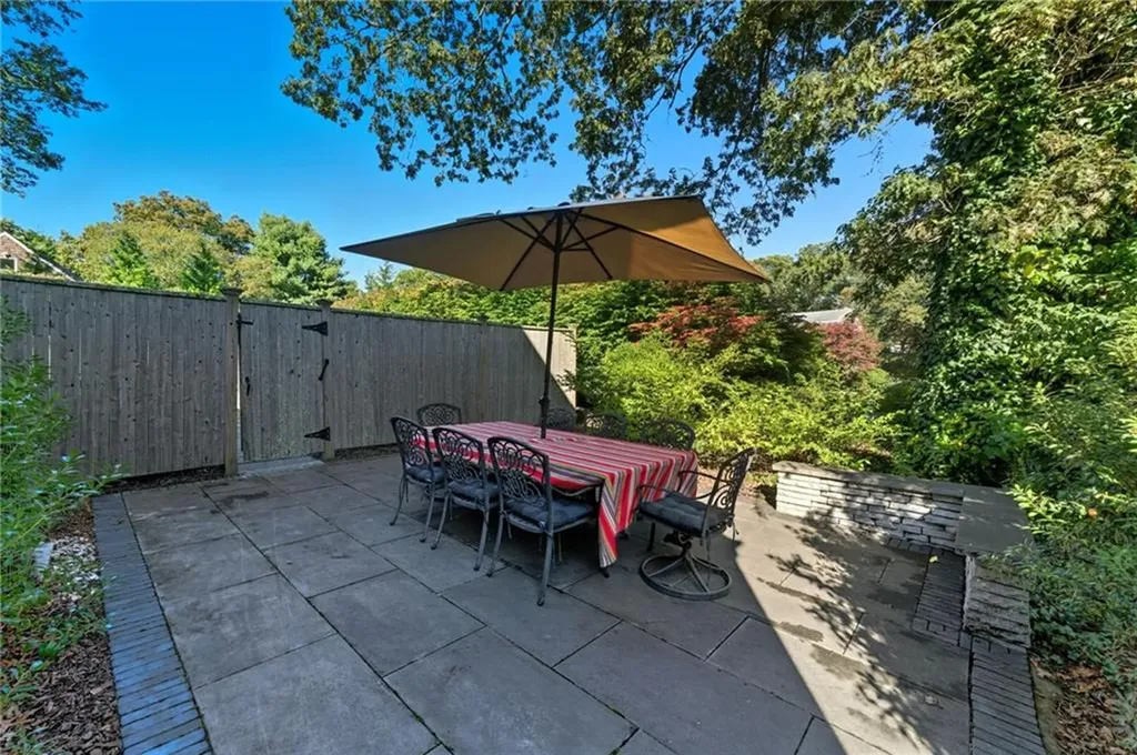 39 Secluded Drive South Kingstown RI 02879