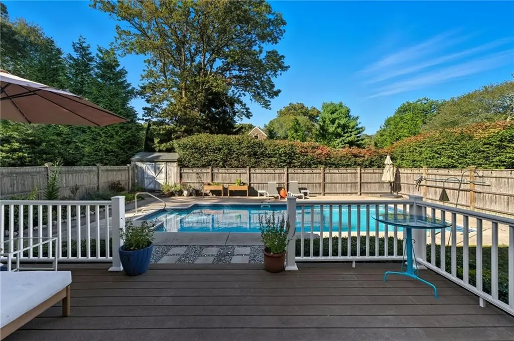 39 Secluded Drive South Kingstown RI 02879