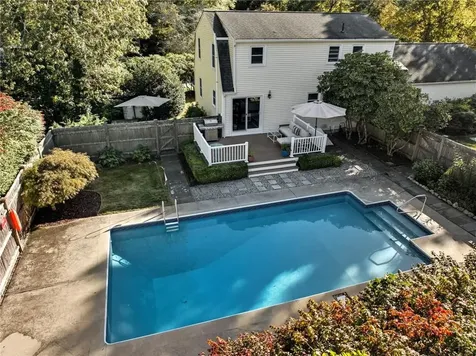 39 Secluded Drive South Kingstown RI 02879