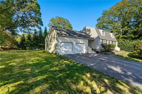 39 Secluded Drive South Kingstown RI 02879