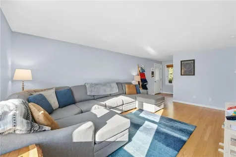 39 Secluded Drive South Kingstown RI 02879