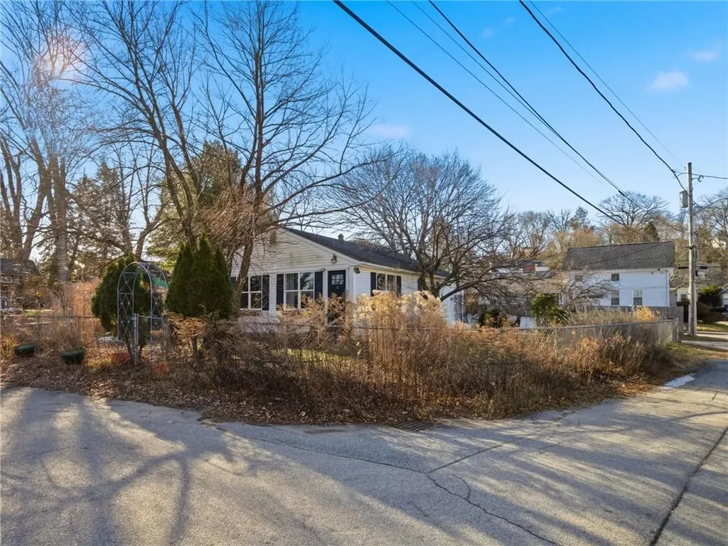 6 Seton Street Providence RI 02909