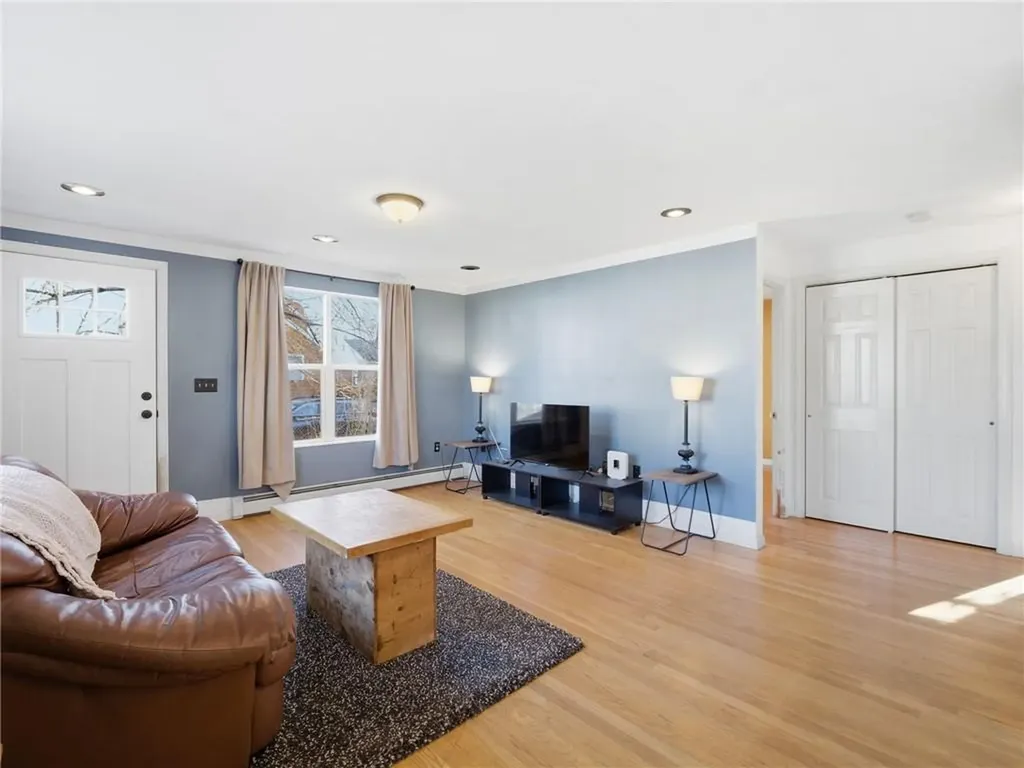 6 Seton Street Providence RI 02909