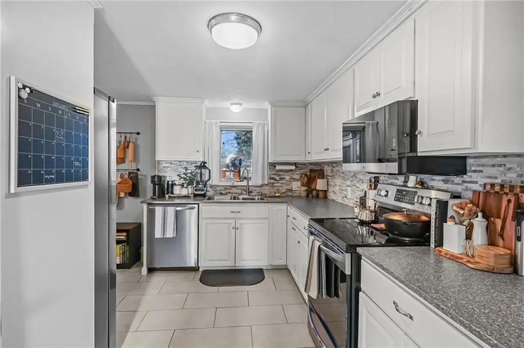 55 Columbia Avenue Coventry RI 02816