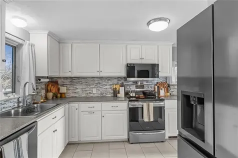 55 Columbia Avenue Coventry RI 02816