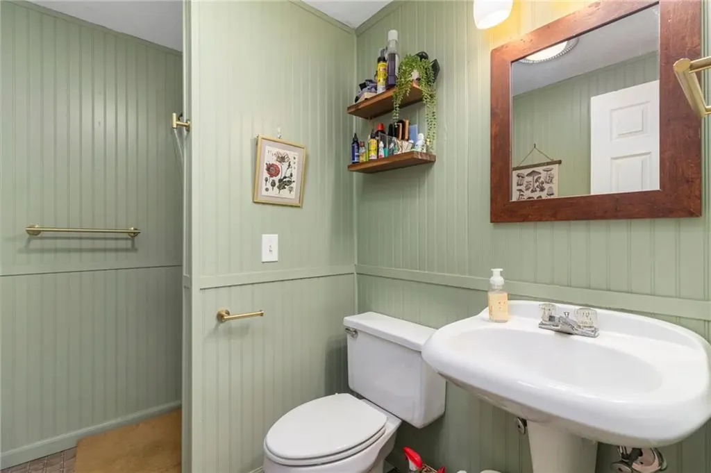 58 Needle Grove Point North Providence RI 02904