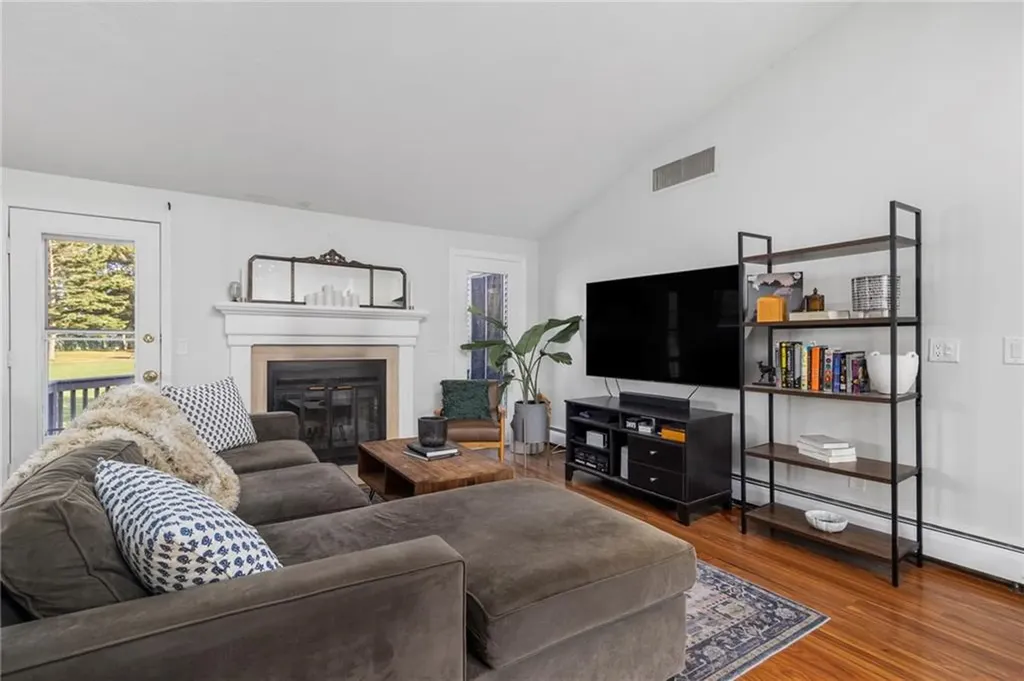 58 Needle Grove Point North Providence RI 02904