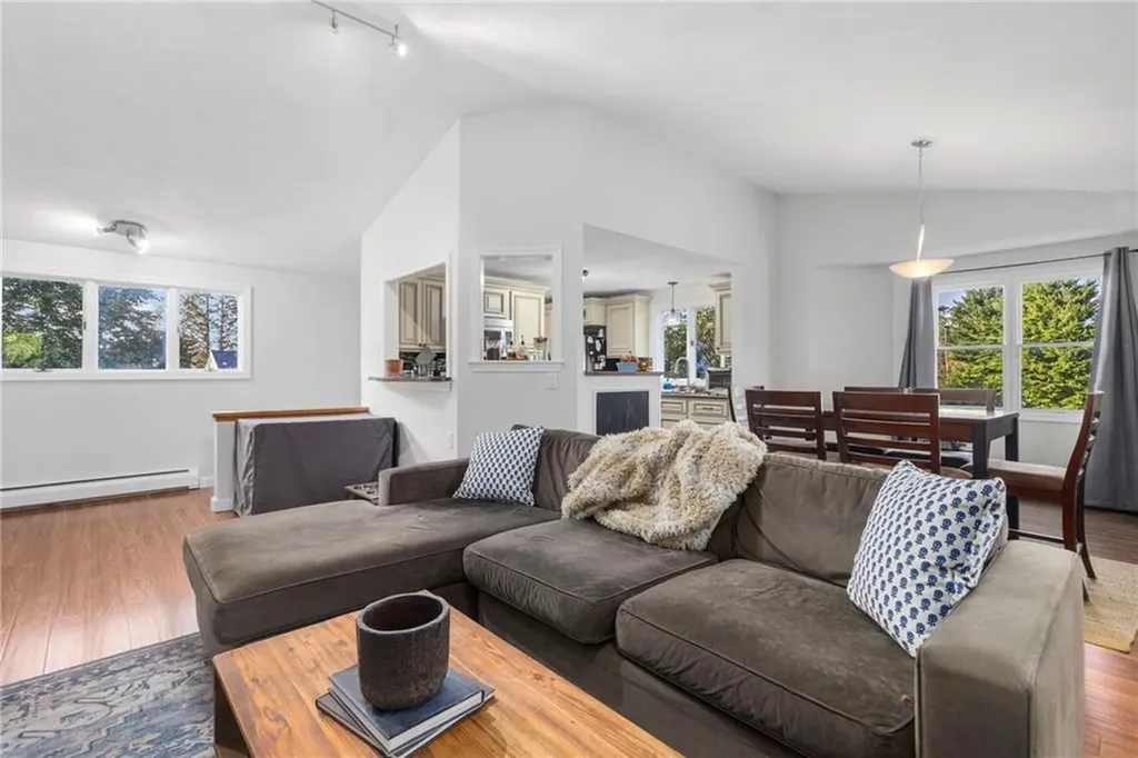 58 Needle Grove Point North Providence RI 02904