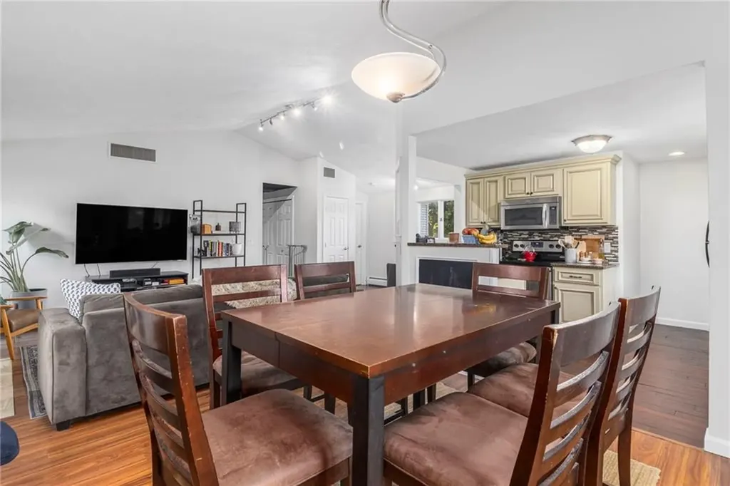 58 Needle Grove Point North Providence RI 02904