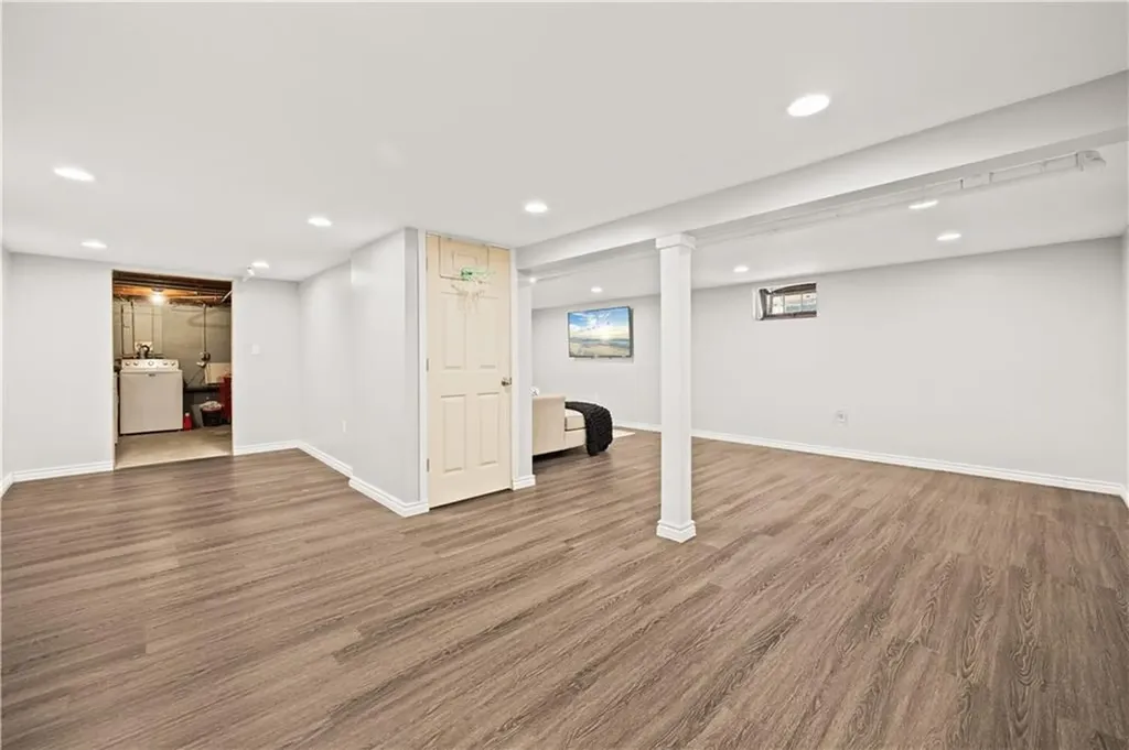 52 Earl Street West Warwick RI 02893